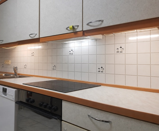 Cuisine avant, avec carrelage